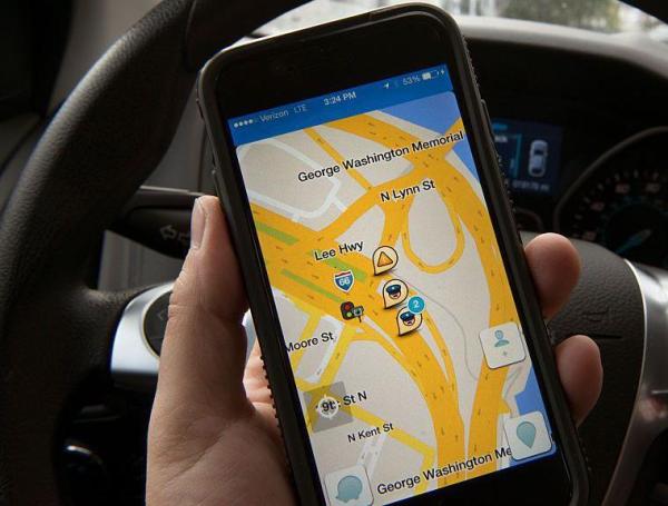 La aplicación de navegación Waze le mostraba a un taxista en Tel Aviv una ubicación en Beirut debido a la interferencia.