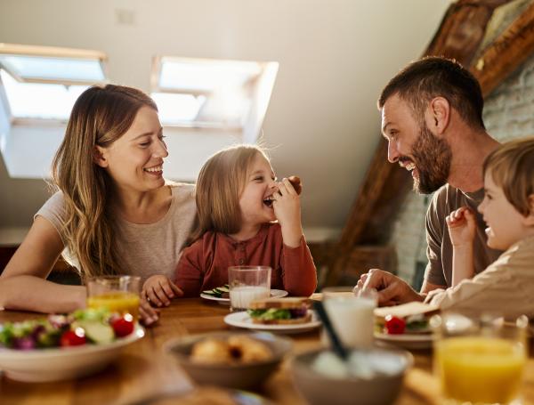 La dieta de los niños tiene que ser supervisada por los padres y expertos.