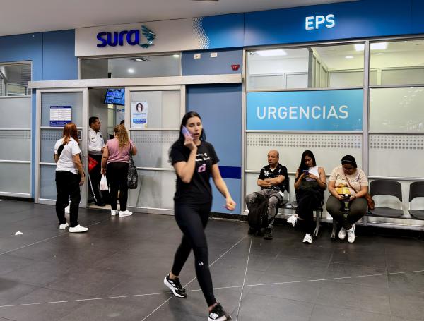 Este martes, 28 de mayo, la EPS Sura anunci?? que ha solicitado su retiro del sistema de salud en Colombia, luego de intentar encontrar sin ??xito soluciones al desfinanciamiento progresivo del sistema que afecta a toda la cadena de valor. Durante una rueda de prensa, Juana Francisca Llanos, presidenta de Suramericana asegur?? que esta era "la decisi??n m??s dif??cil" que han tenido que tomar como compa????a.