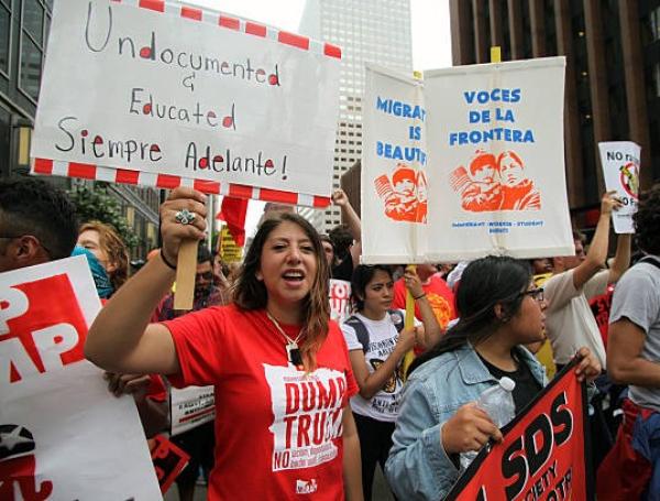 Está en riesgo? Así afectará el plan de deportación de Trump a migrantes  legales e indocumentados