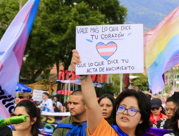 Marcha Orgullo LGBTIQ+ en Medellín