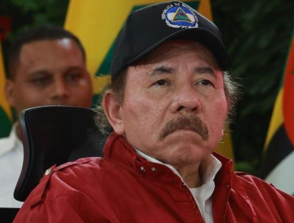 Daniel Ortega opera una lucrativa red en torno a la migración ilegal a Estados Unidos, según expertos.