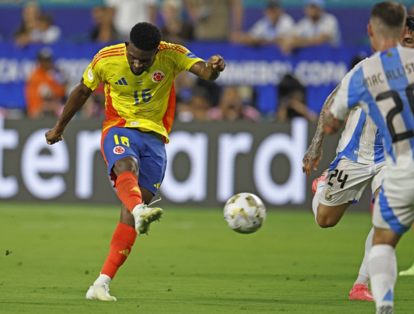 Colombia generó ocasiones de peligro en la primera mitad; Argentina lo hizo en la segunda.