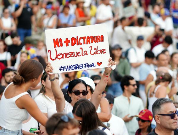 Protestas en Barcelona contra el cuestionado triunfo de Nicolás Maduro en las elecciones en Venezuela.