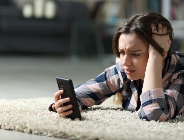 El cambio en la forma de comunicarse de las nuevas generaciones puede explicarse, en parte, por la evolución de los celulares, que ya no están dedicados exclusivamente a la función de llamadas.