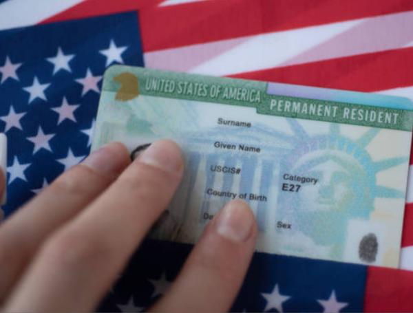 La green card es muy esperada por los migrantes en Estados Unidos