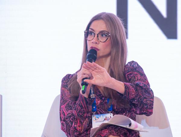 Catherine Juvinao, representante.