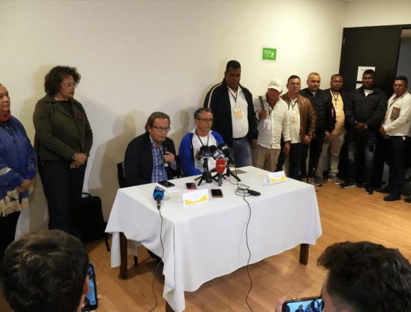 Armando Novoa y 'Walter Mendoza', en rueda de prensa.