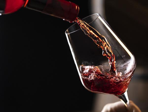El vino contiene un alto resveratrol.