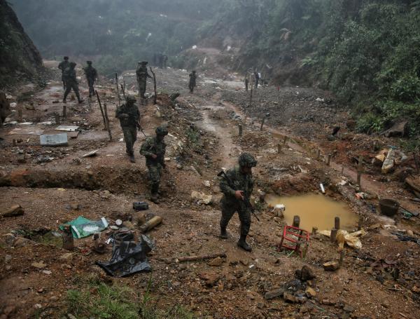 En fotos: el desgarrador daño ambiental por las minas ilegales en Los ...