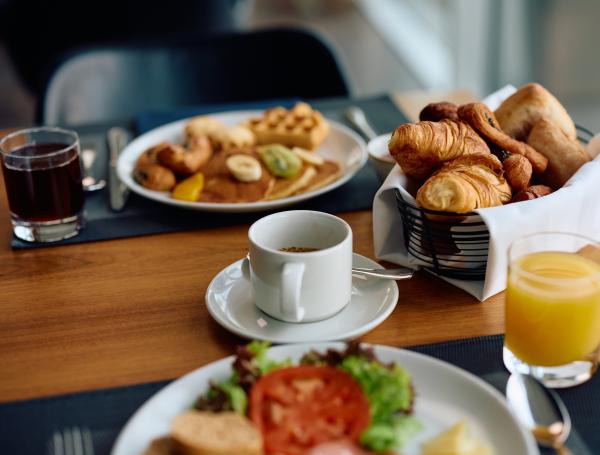 Es importante que desayune en las primeras horas del día.