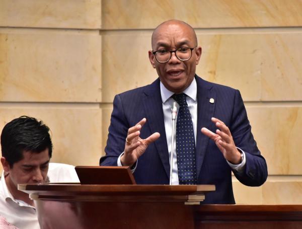 Gerson Chaverra durante su exposición a favor de la reforma de la justicia.