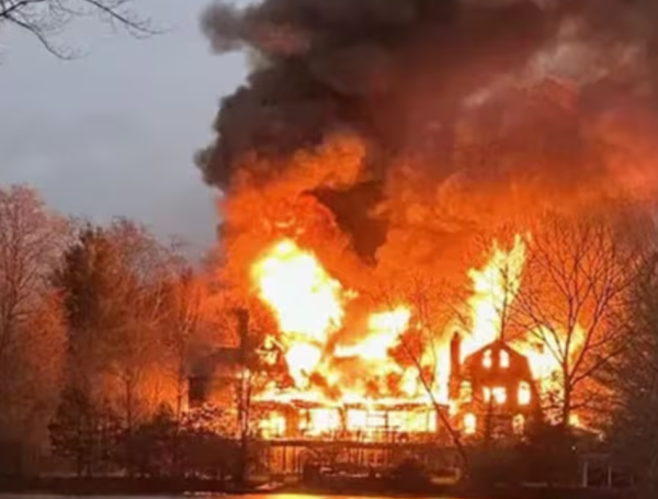 Mansión incendiada