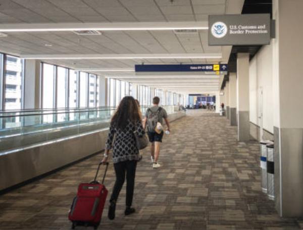 La CBP descubrió sustancias ilegales en una joven estadounidense
