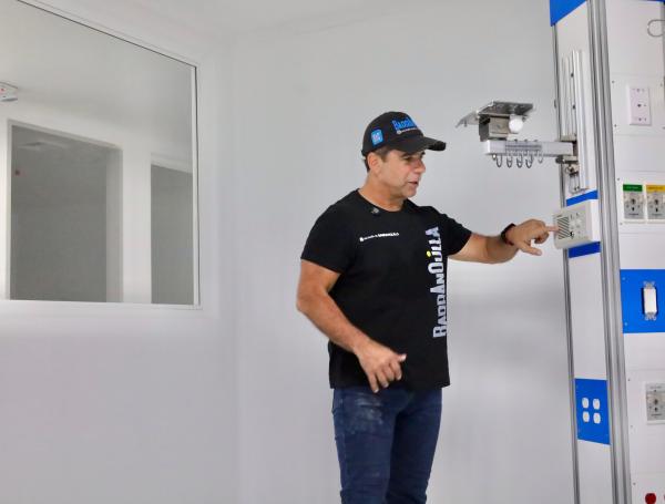 Alejandro char en el Hospital Barranquilla.