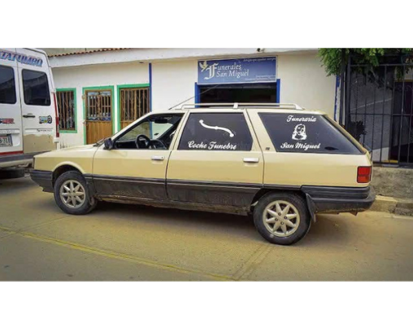 Carro fúnebre, funeraria San Miguel