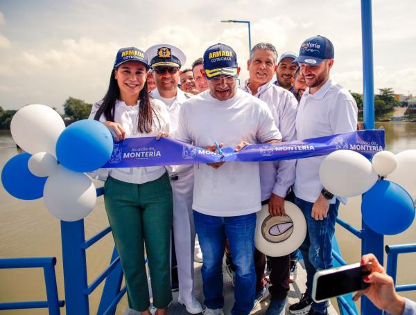 Hugo Kerguelen alcalde de Montería rompe la cinta e inaugura el proyecto