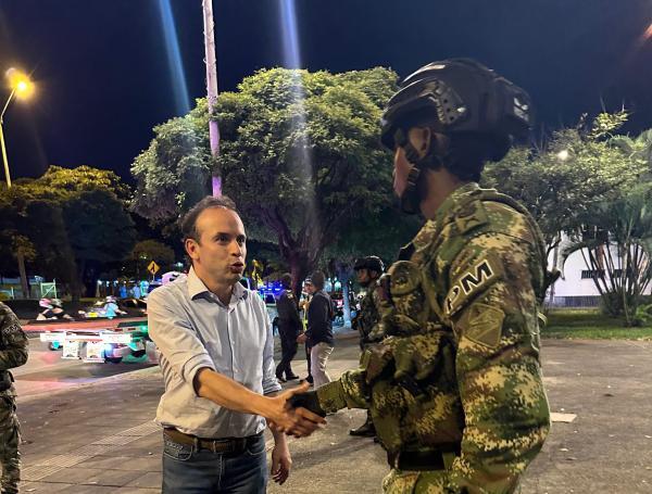 Alcalde de Cali, Alejandro Eder, cuando el 13 de enero hubo otra asonada por un puesto de control.