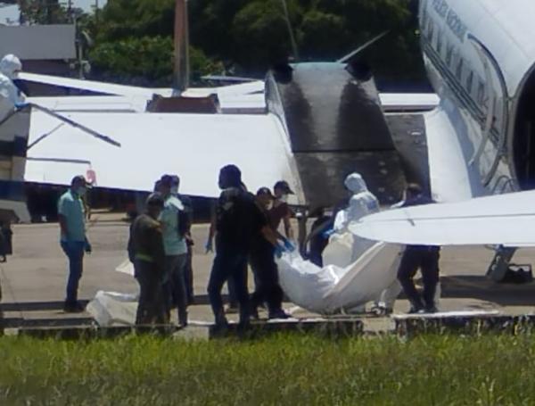 Traslado de los cuerpos de los guerrilleros muertos de San José a Villavicencio.