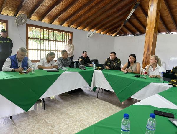 Consejo de seguridad con la gobernadora del Valle.