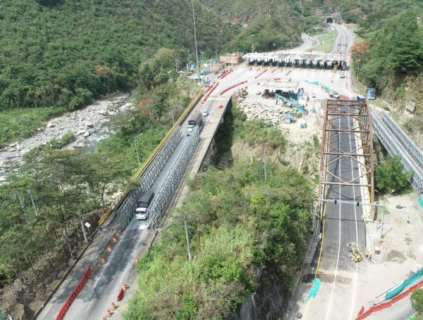 Puente Naranjal, vía Bogotá - Villavicencio.