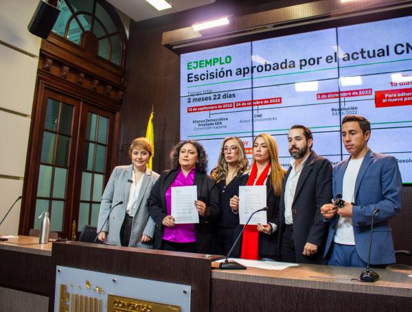 Los 6 congresistas que piden la escisión de la Alianza Verde