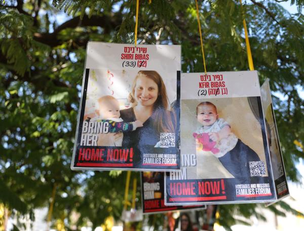 Hamás entrega a la Cruz Roja los ataúdes con los cuerpos de los cuatro rehenes israelíes