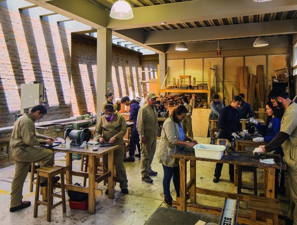 El arte de aprender haciendo con la Escuela de Artes y Oficios Santo ...