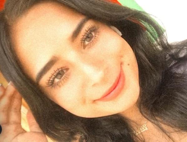 Mural en homenaje a Karolay Nohava, asesinada en Quindío.