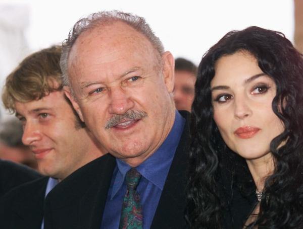 Gene Hackamn con la actriz Monica Bellucci.