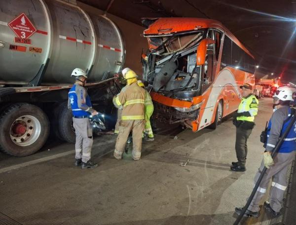 El choque se presentó en la carretera que conecta Bogotá con Villavicencio.