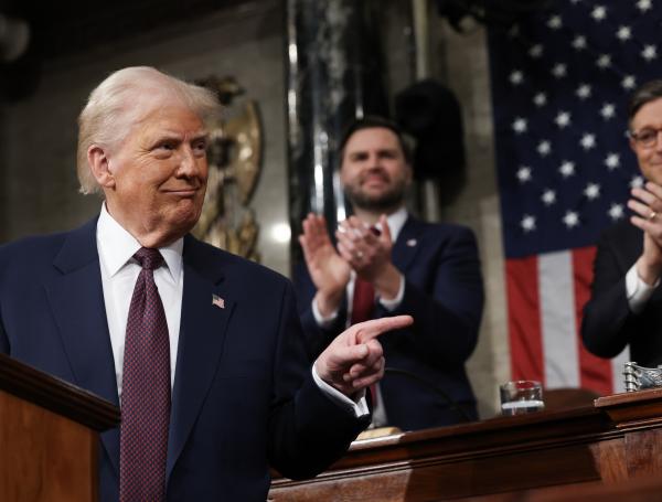 Donald Trump en medio de su discurso del 4 de marzo.