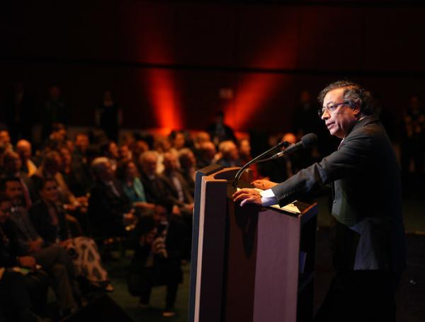 Presidente Gustavo Petro durante la ceremonia de premiación.