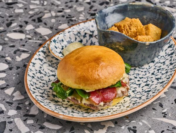 La hamburguesa de Terraza es una de las propuestas que debuta.