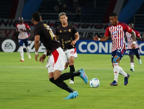 Junior vs. América