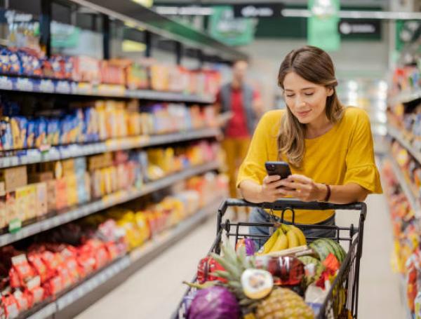 Puede encontrar opciones de frutas, verduras, congelados y panadería a buenos precios.