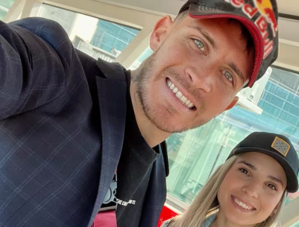 Santiago Martínez y Emily Ceco