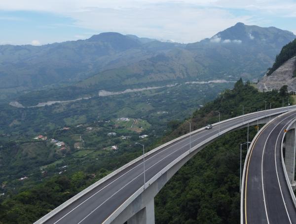 Autopista Conexión Pacífico 1