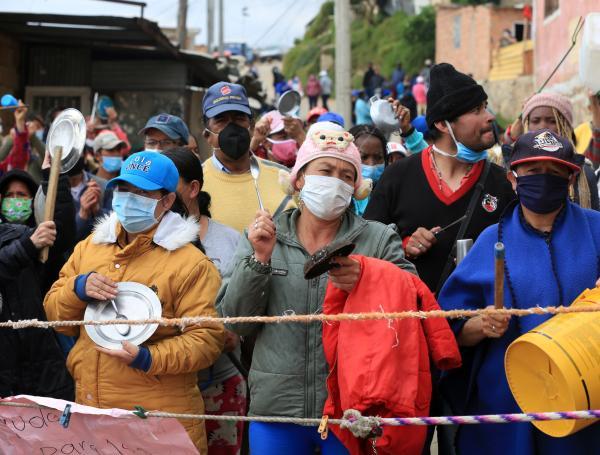 Con cacerolas y manifestaciones, miles de ciudadanos pidieron ayudas para sobrevivir durante la pandemia