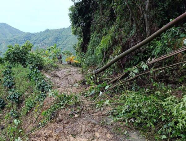 HUILA VÍAS MAL ESTADO