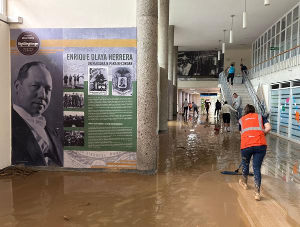 Aeropuerto inundado