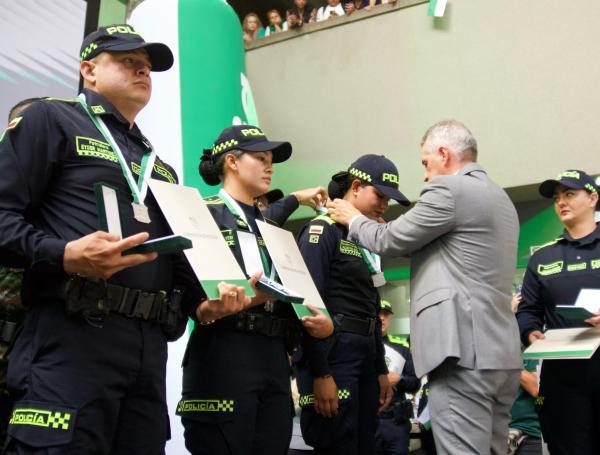 Homenaje a Policías y Soldados en Antioquia