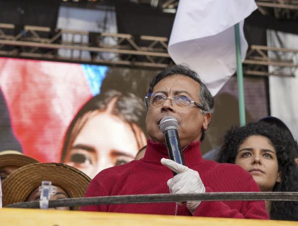 El presidente Gustavo Petro durante su discurso en la Plaza de Bolívar.