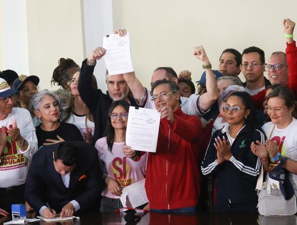 El presidente Gustavo Petro radicó la consulta popular en el Senado
