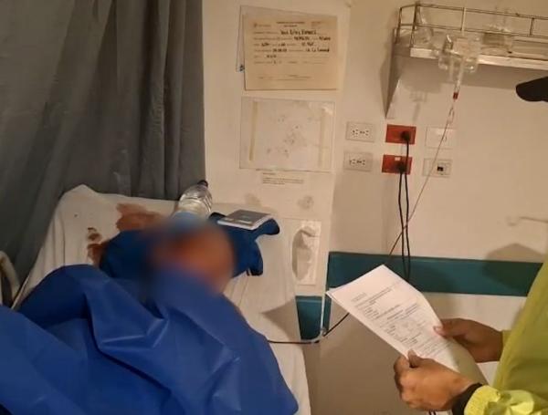 La Policía de Caldas capturó al pastor cuando recibió la salida del centro médico donde fue atendido luego de ser atacado por la comunidad.