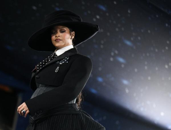 Rihanna anunció su tercer embarazo.