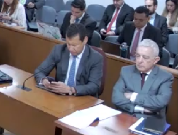 El expresidente Álvaro Uribe Vélez y el abogado Jaime Lombana.