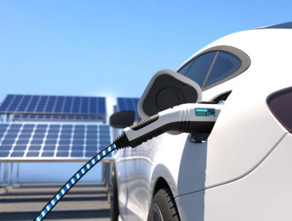 Los carros eléctricos están siendo muy vendidos alrededor del mundo.