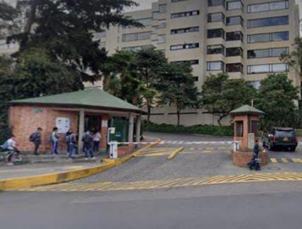 Sandra Ortiz, apartamento. Edificio Hills. Carrera Séptima.