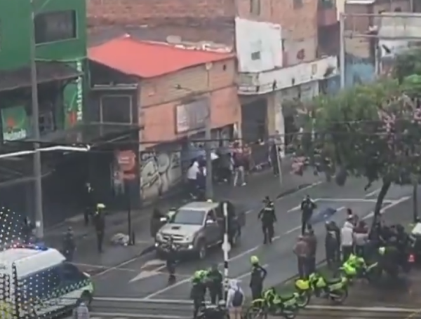 El hombre fue abordado por dos hombres en una motocicleta quienes le dispararon seis veces.